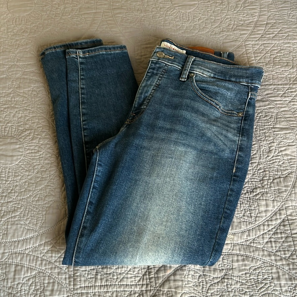 Lucky brand, jeans, Ava mid rise, skinny size 12 in really good condition.